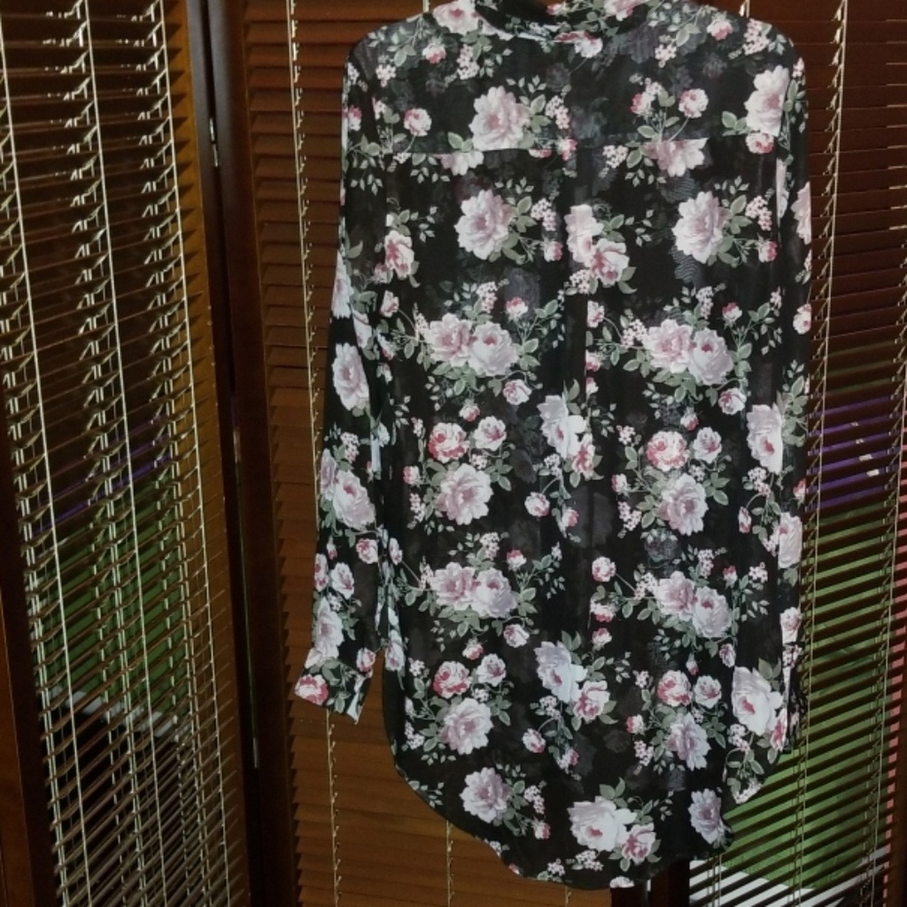 ***SOLD***** Black Floral Long Sleeve Blouse - Picture 3 of 4